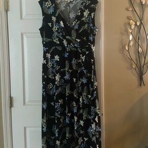 Like new chaus floral maxi dress
